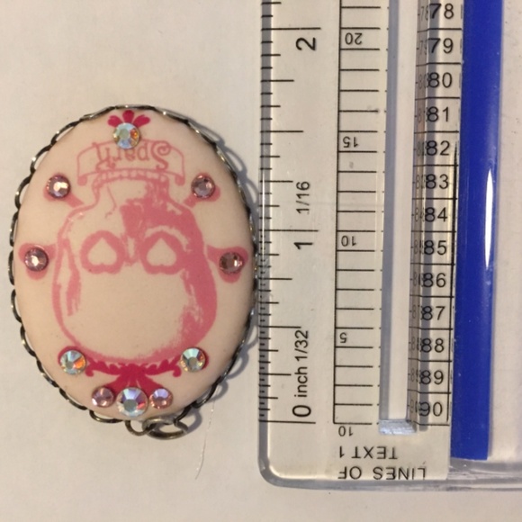 Spark design pink skull pendant - Picture 5 of 6